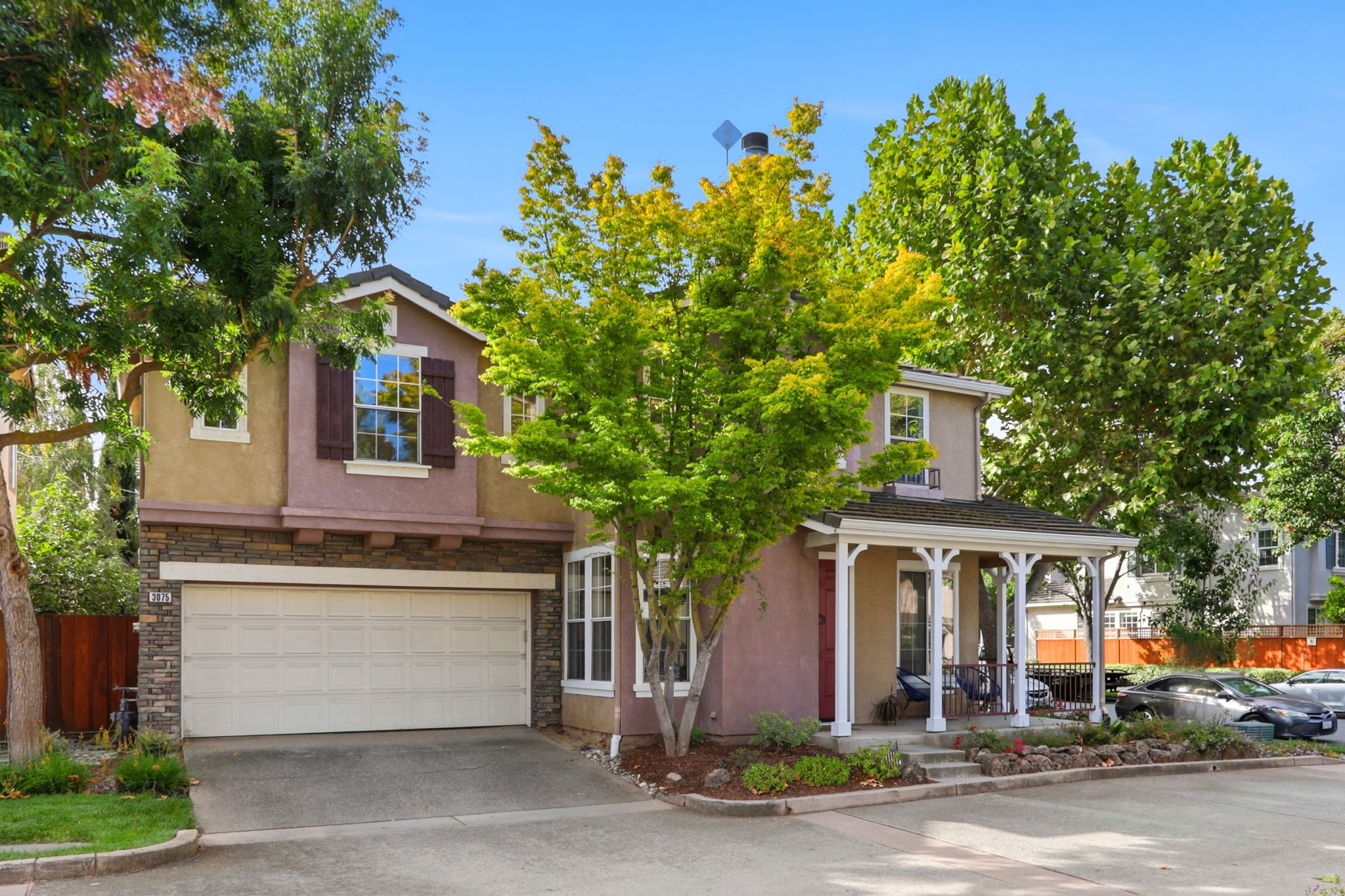 003_F8_3075 Rubino Cir