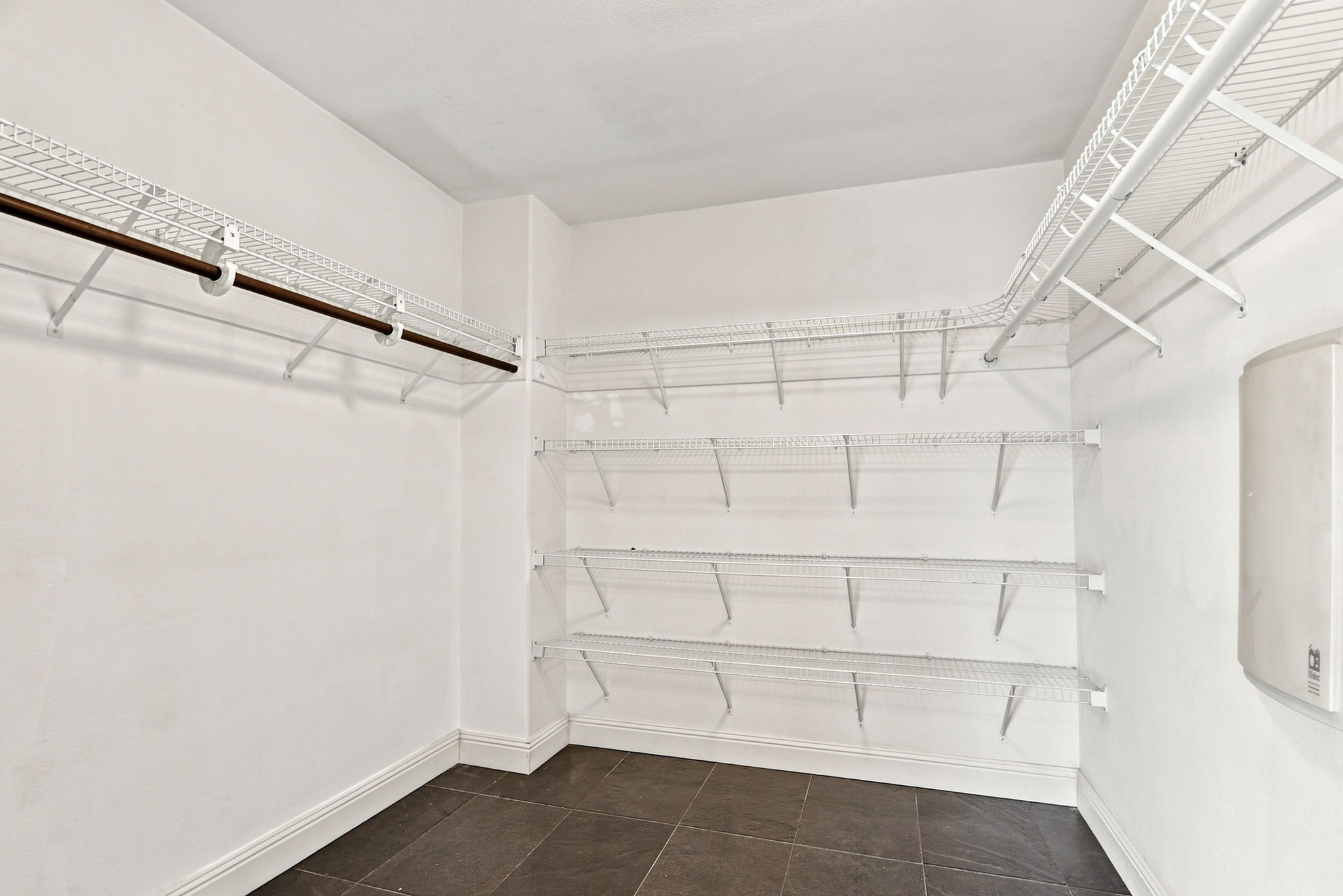 035_F8_3075 Rubino Cir