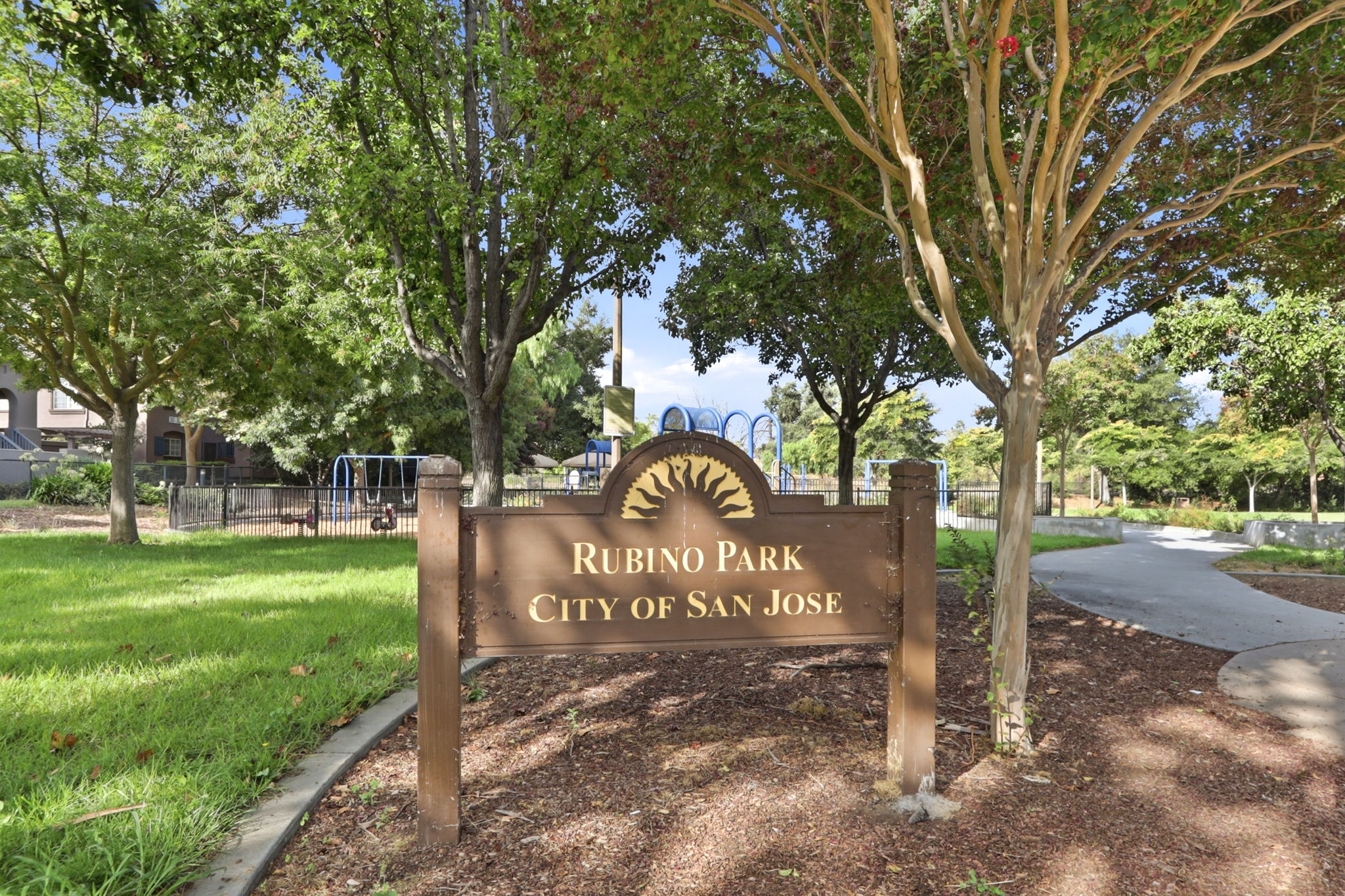 045_F8_3075 Rubino Cir