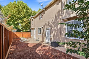 043_F8_3075 Rubino Cir