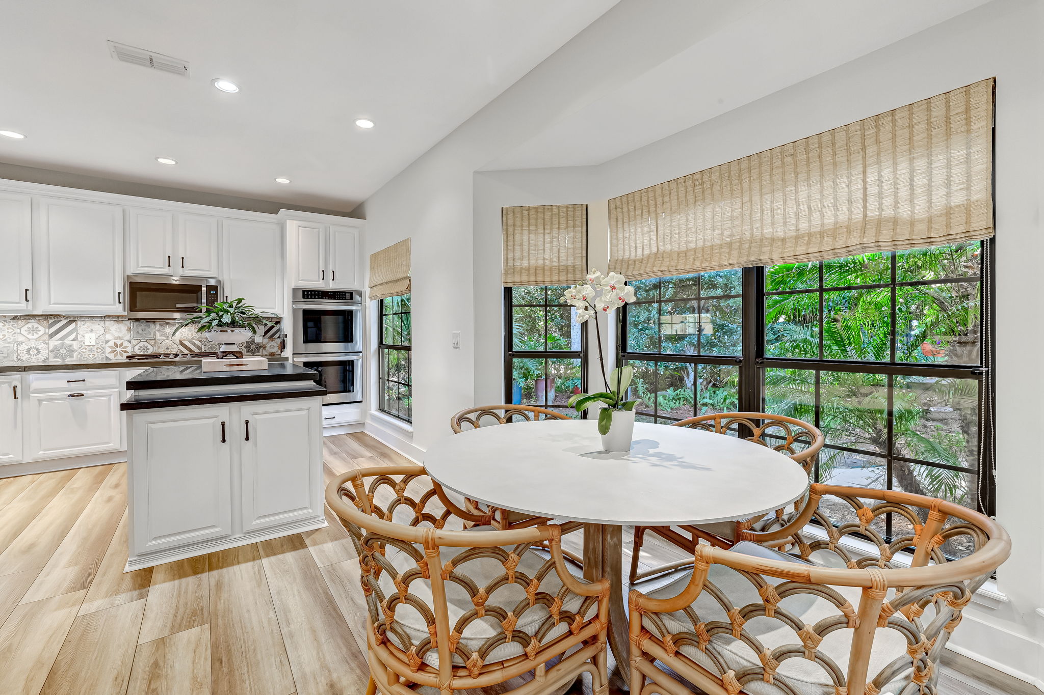 Kitchen/Breakfast Area