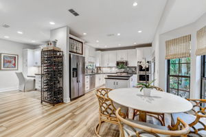 Kitchen/Breakfast Area