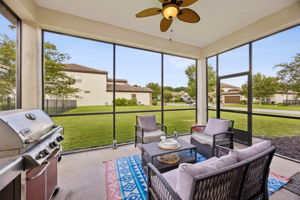 Screened-in Porch