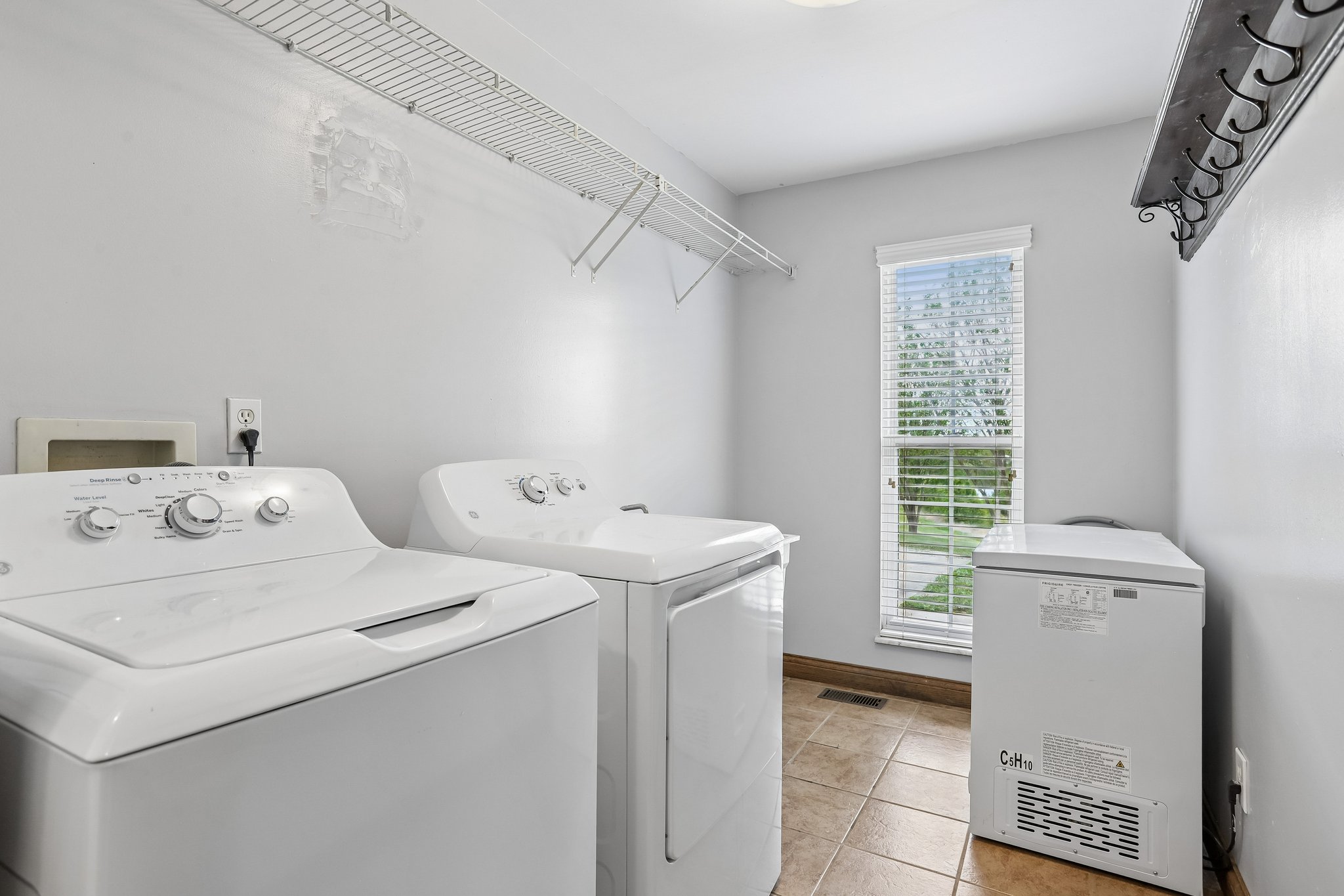 Buck Creek Rd-S2304-020.jpg