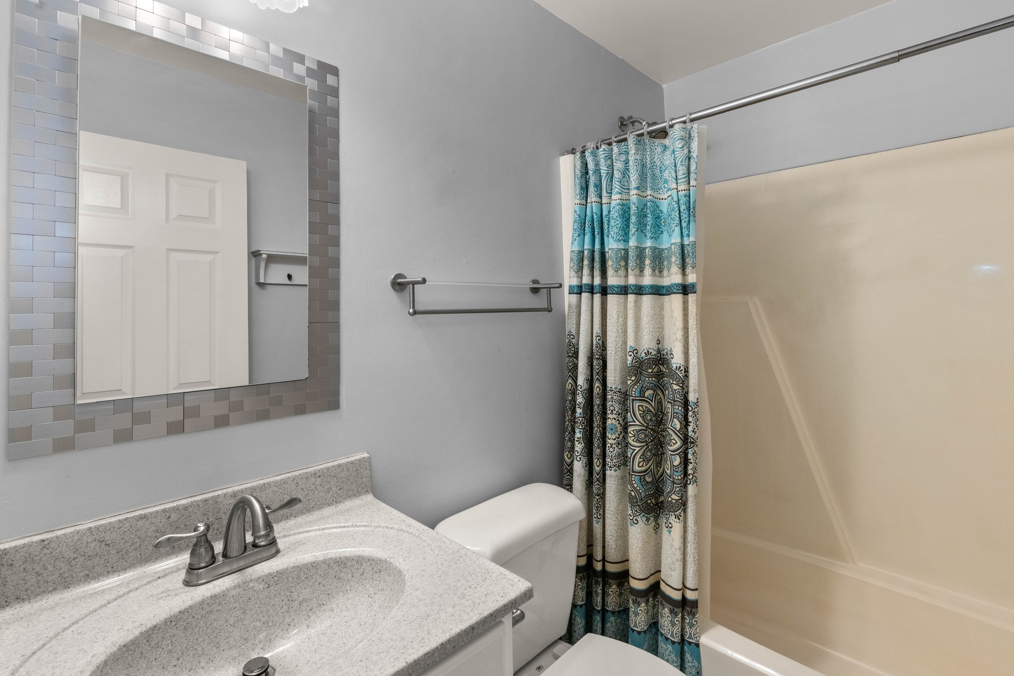 11. Main bath.jpg