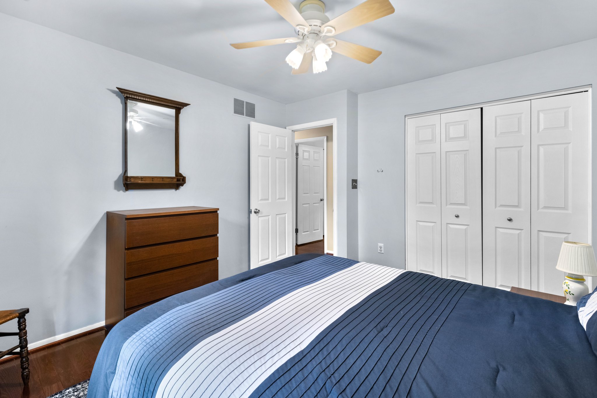 15. Main bedroom.jpg