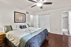 18. Main bedroom.jpg