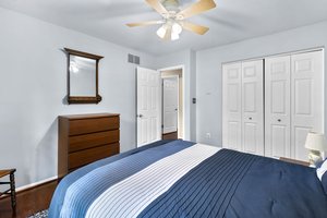 15. Main bedroom.jpg