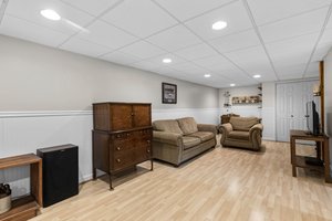 22. Family room.jpg