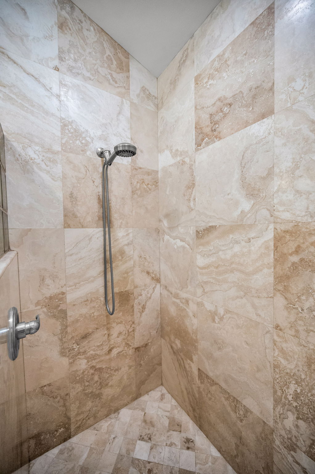 Primary Bathroom1b