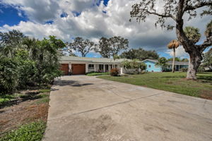 Front Exterior5