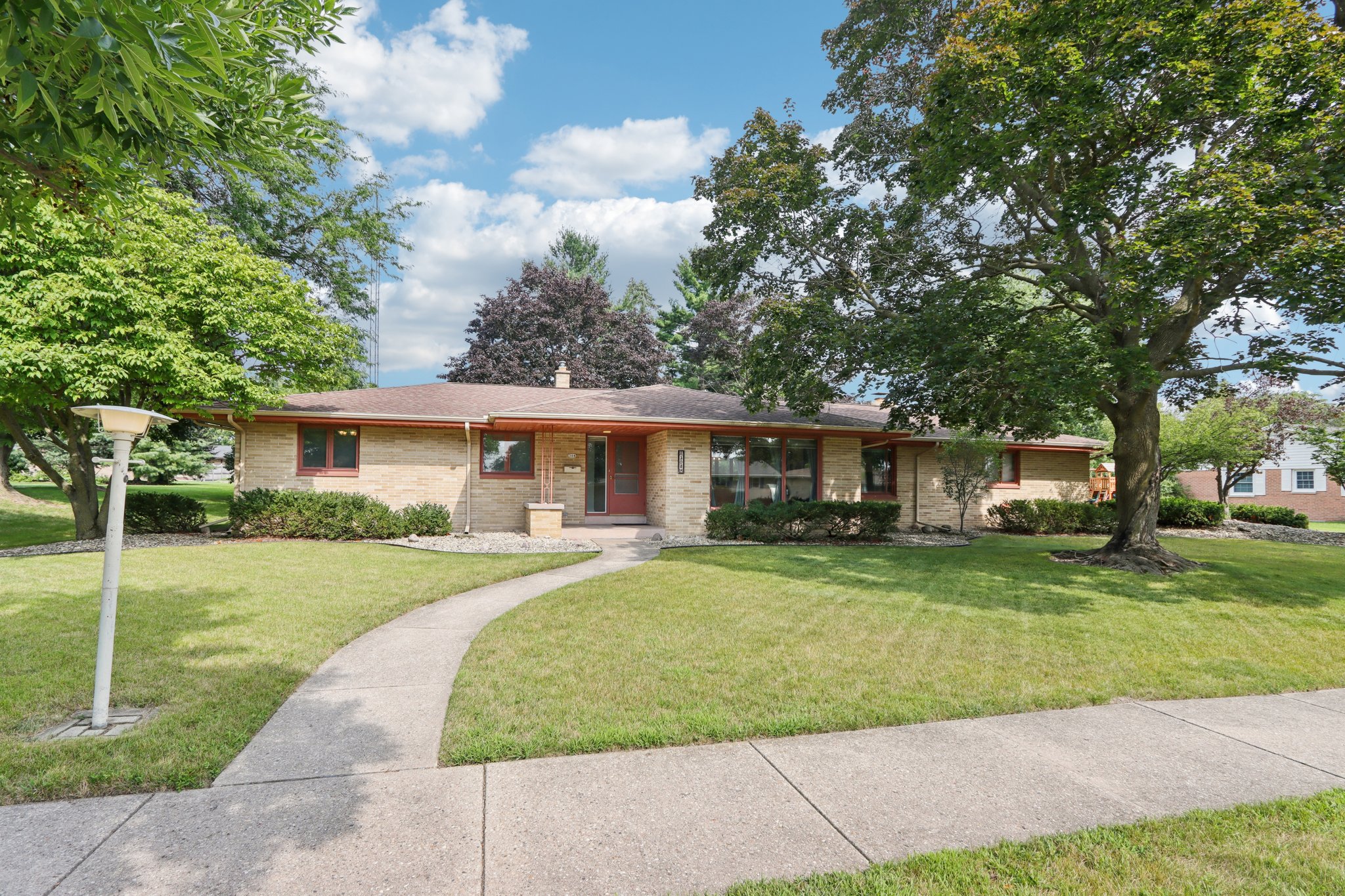 Donald Dr-S0508-008.jpg