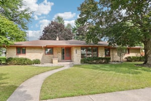 Donald Dr-S0508-007.jpg