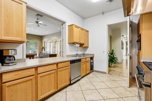 Fleming Dr-2207-905.jpg
