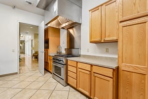 Fleming Dr-2207-906.jpg