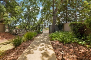 Fleming Dr-2207-922.jpg