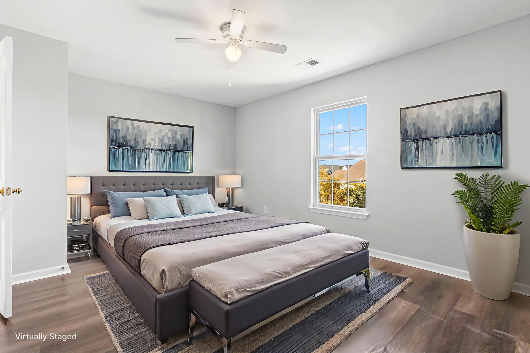 DSC07483 virtually staged.jpeg