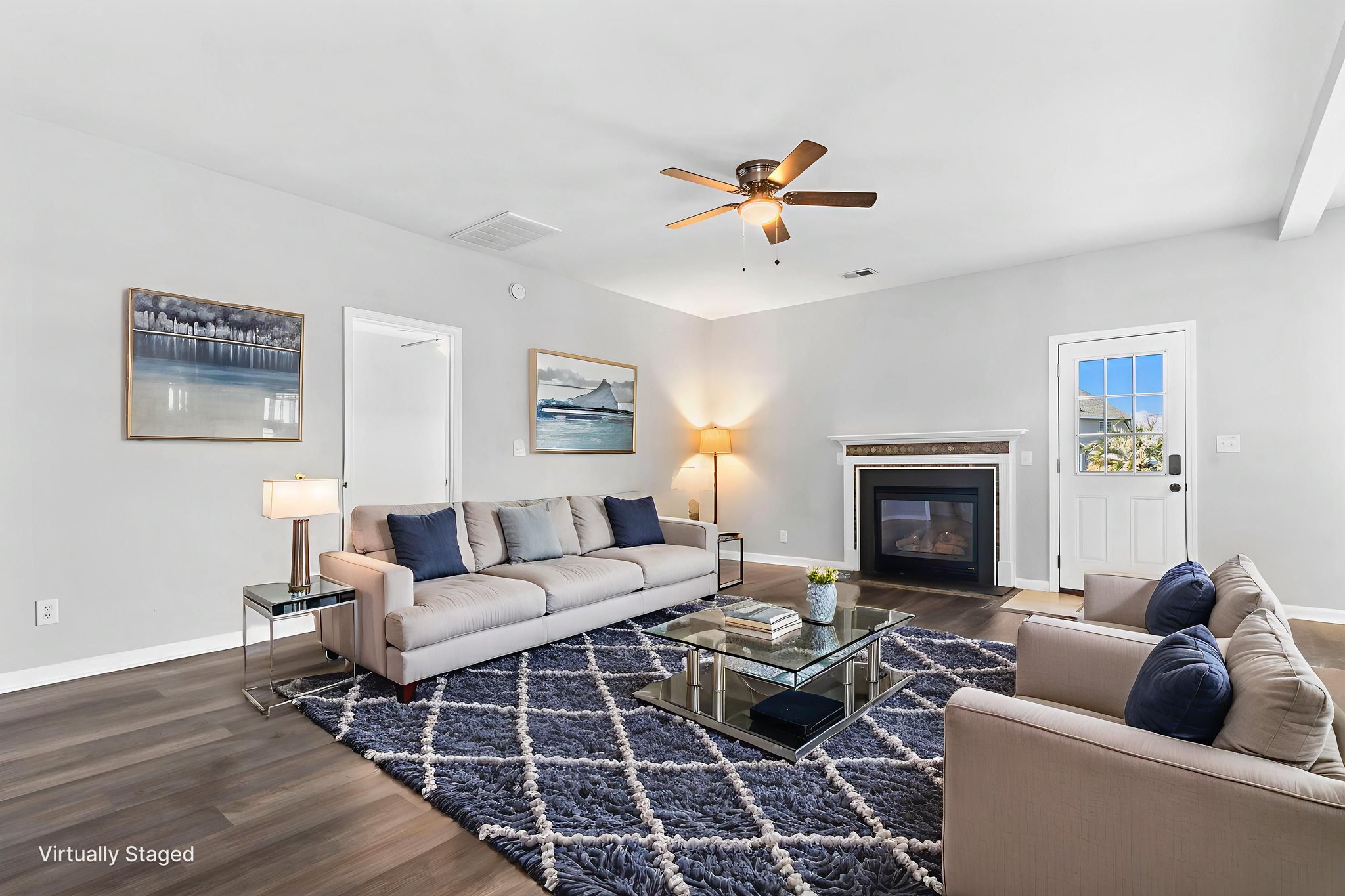 DSC07510 virtually staged.jpeg