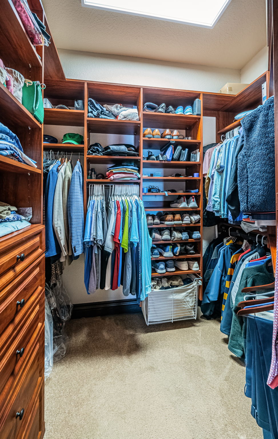 Upper Level Master Bedroom Walk-in Closet1c