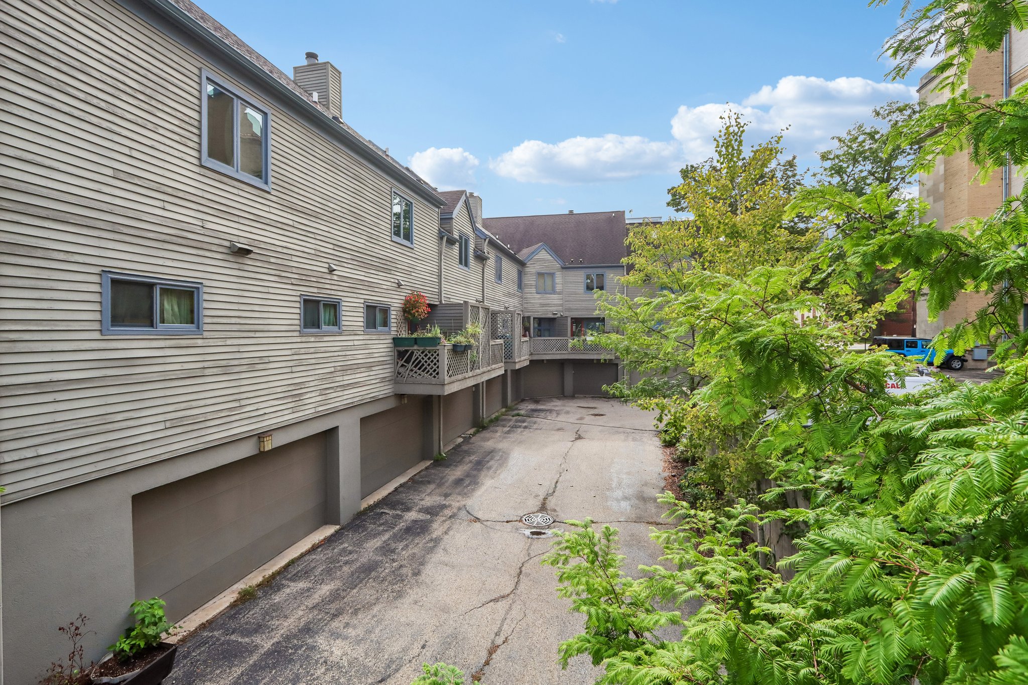N Pinckney St-S1709-036.jpg