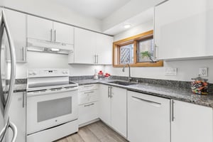 N Pinckney St-S1709-015.jpg