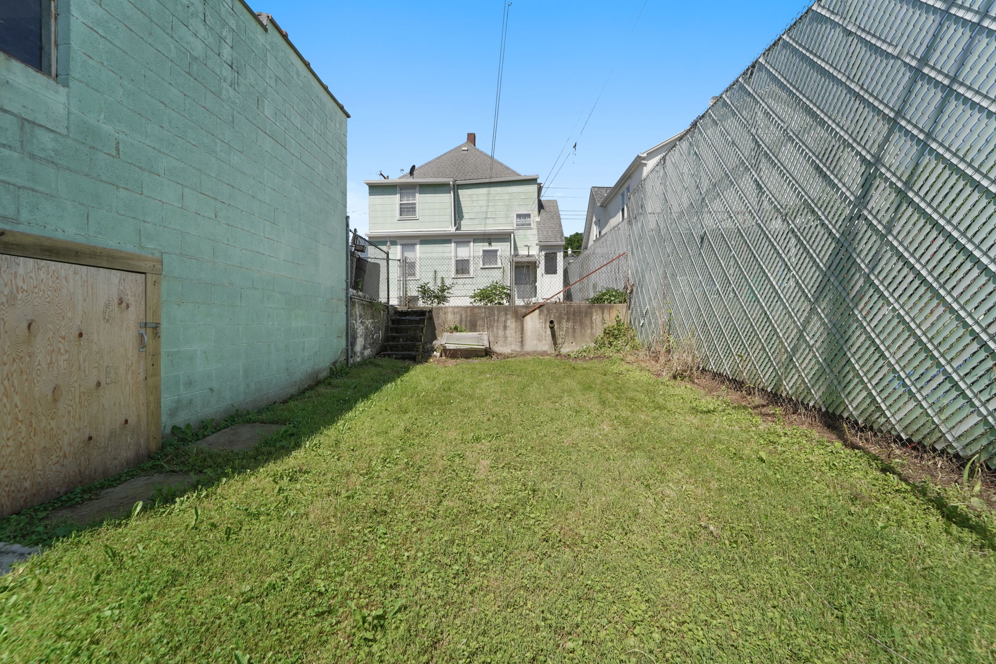  Photo 8