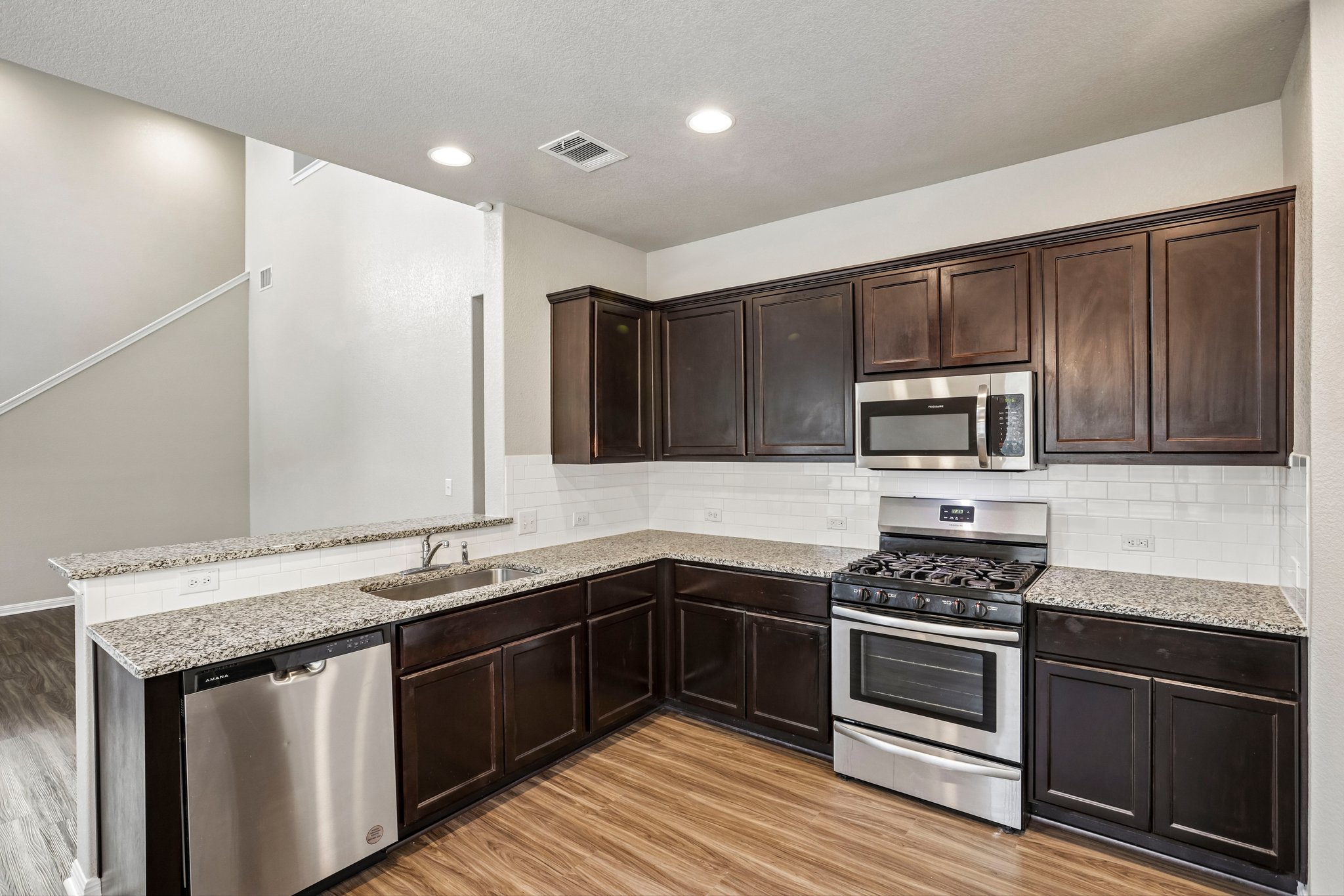Otto Ave-S2507-016.jpg