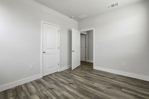  Photo 37