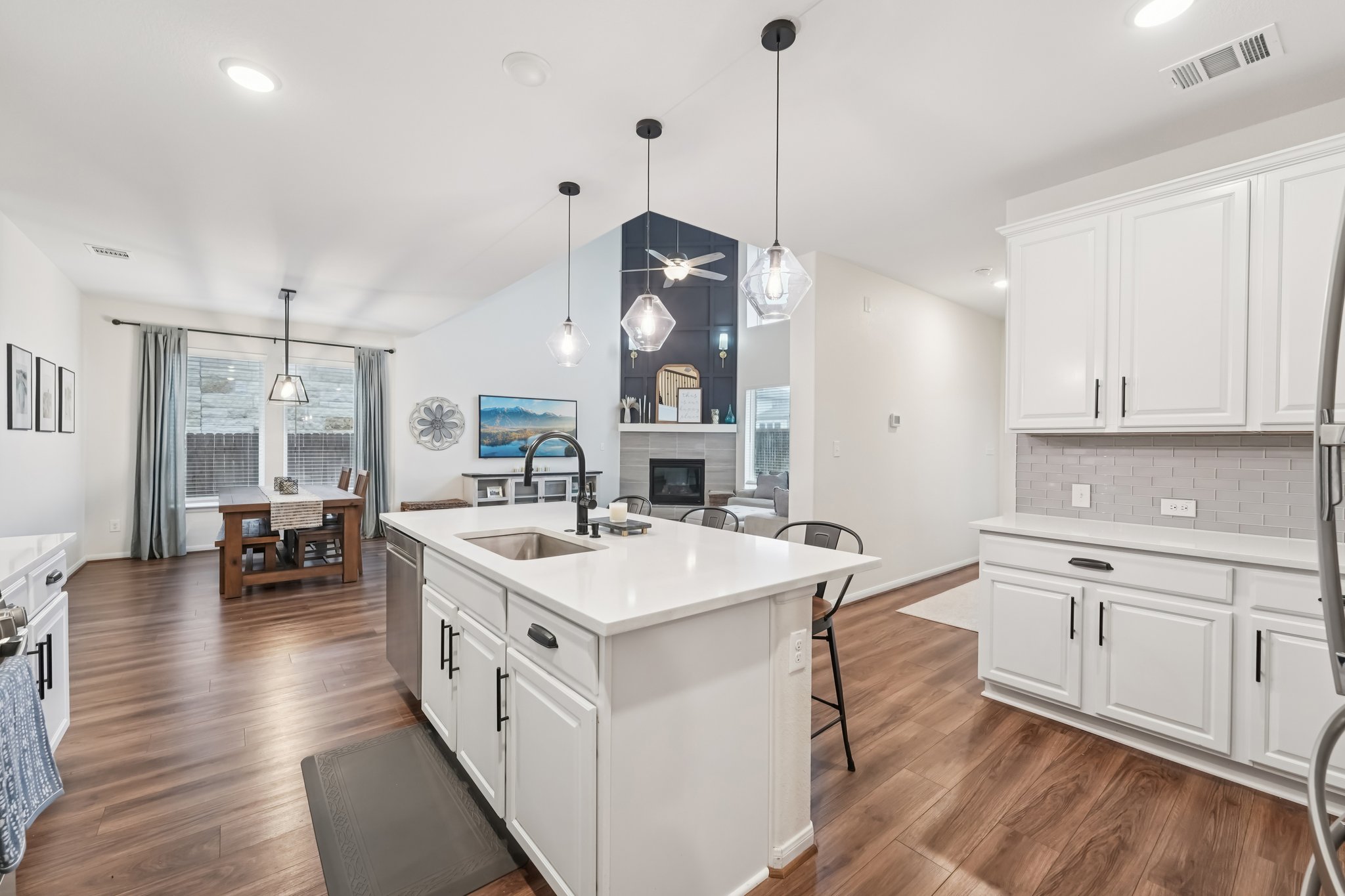 186110 - 308 Ravello St, Liberty Hill, TX 78642-S2401-016.jpg