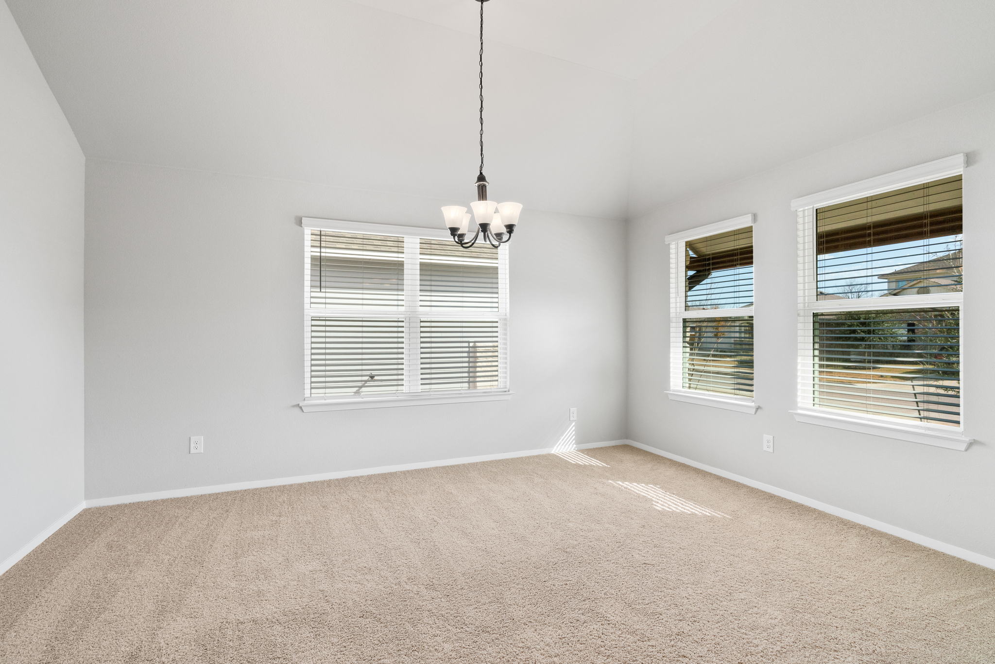 308 Rimrock Ct, Bastrop, TX 78602, USA Photo 4