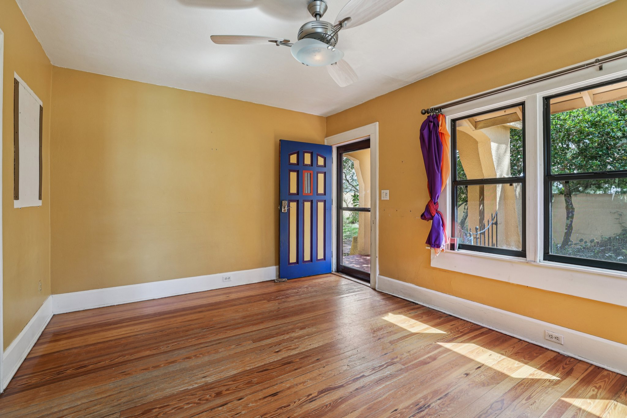Sunnyside Dr-S0410-005.jpg