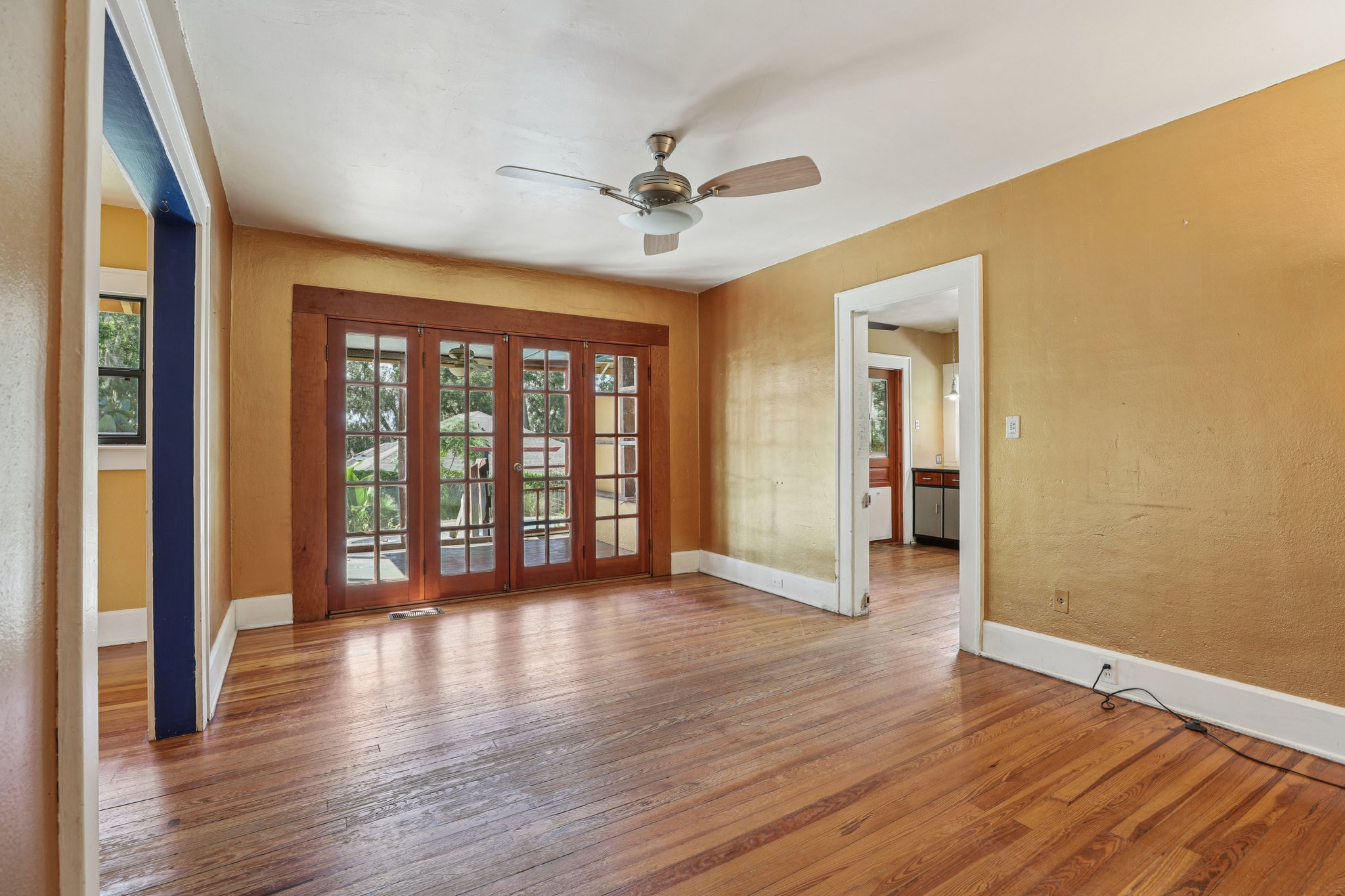 Sunnyside Dr-S0410-008.jpg