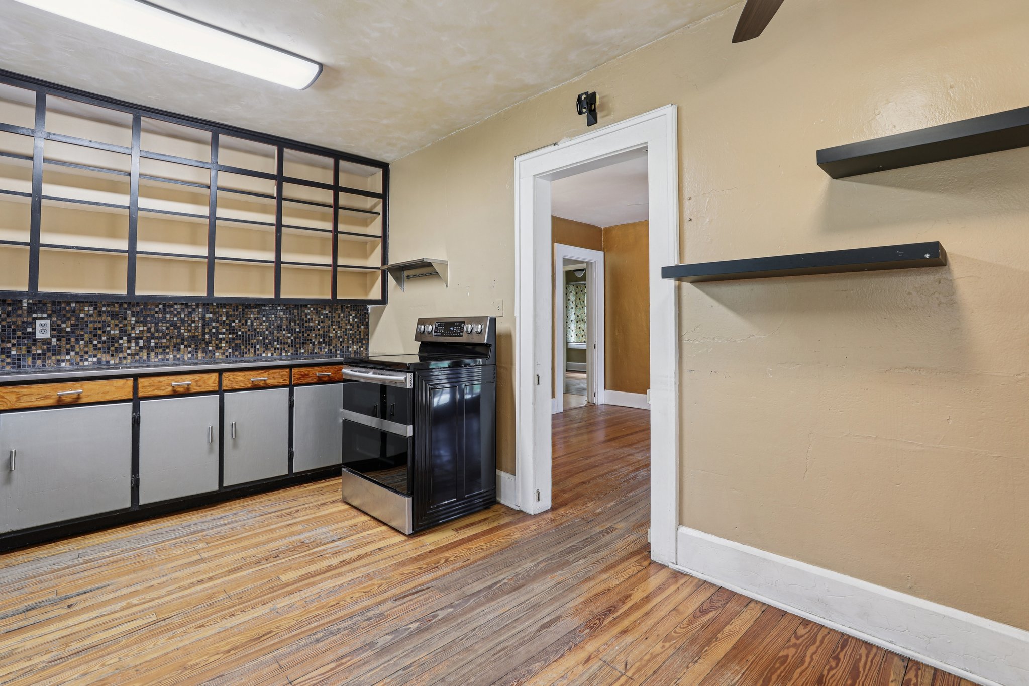 Sunnyside Dr-S0410-014.jpg