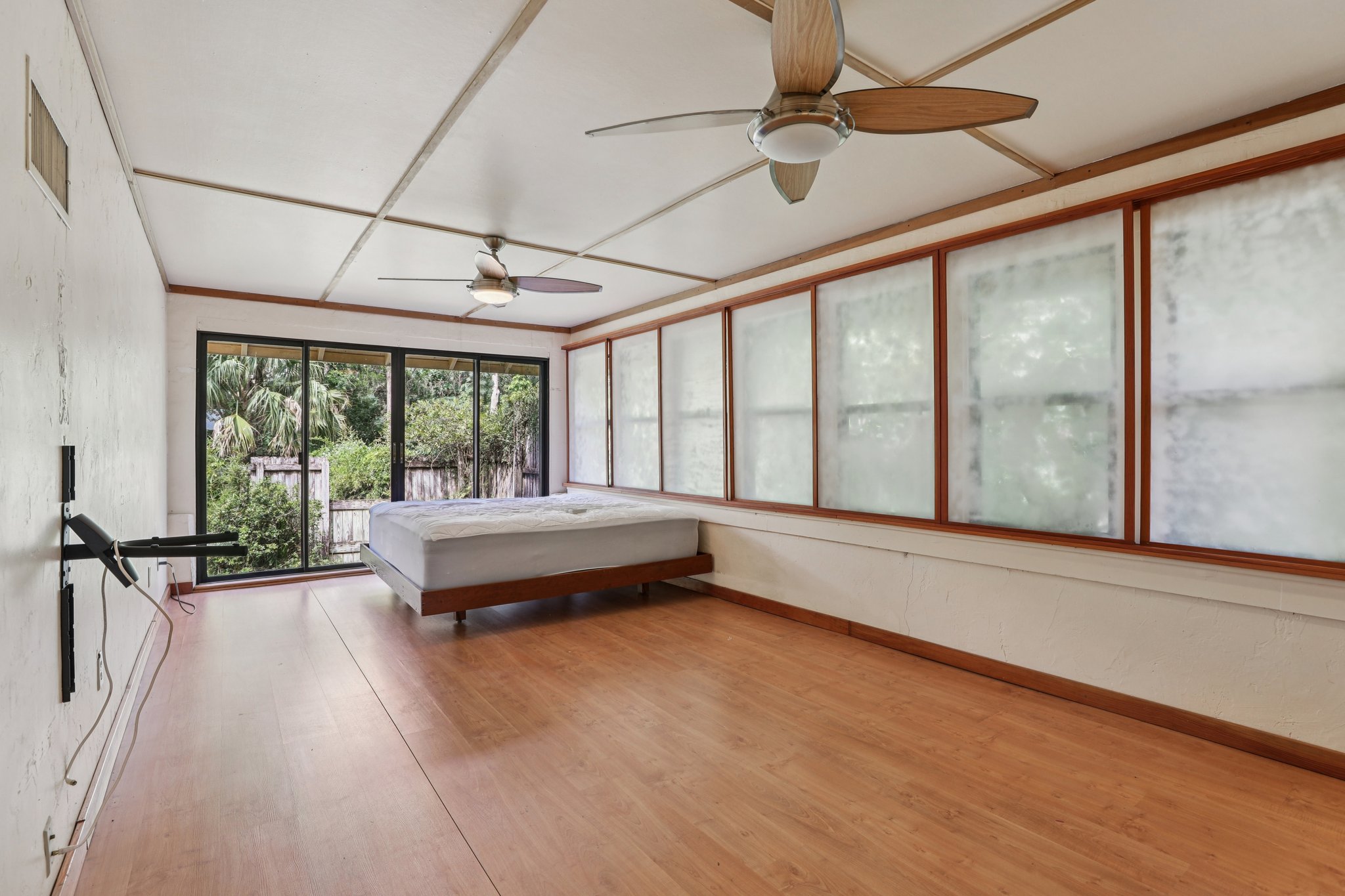 Sunnyside Dr-S0410-018.jpg