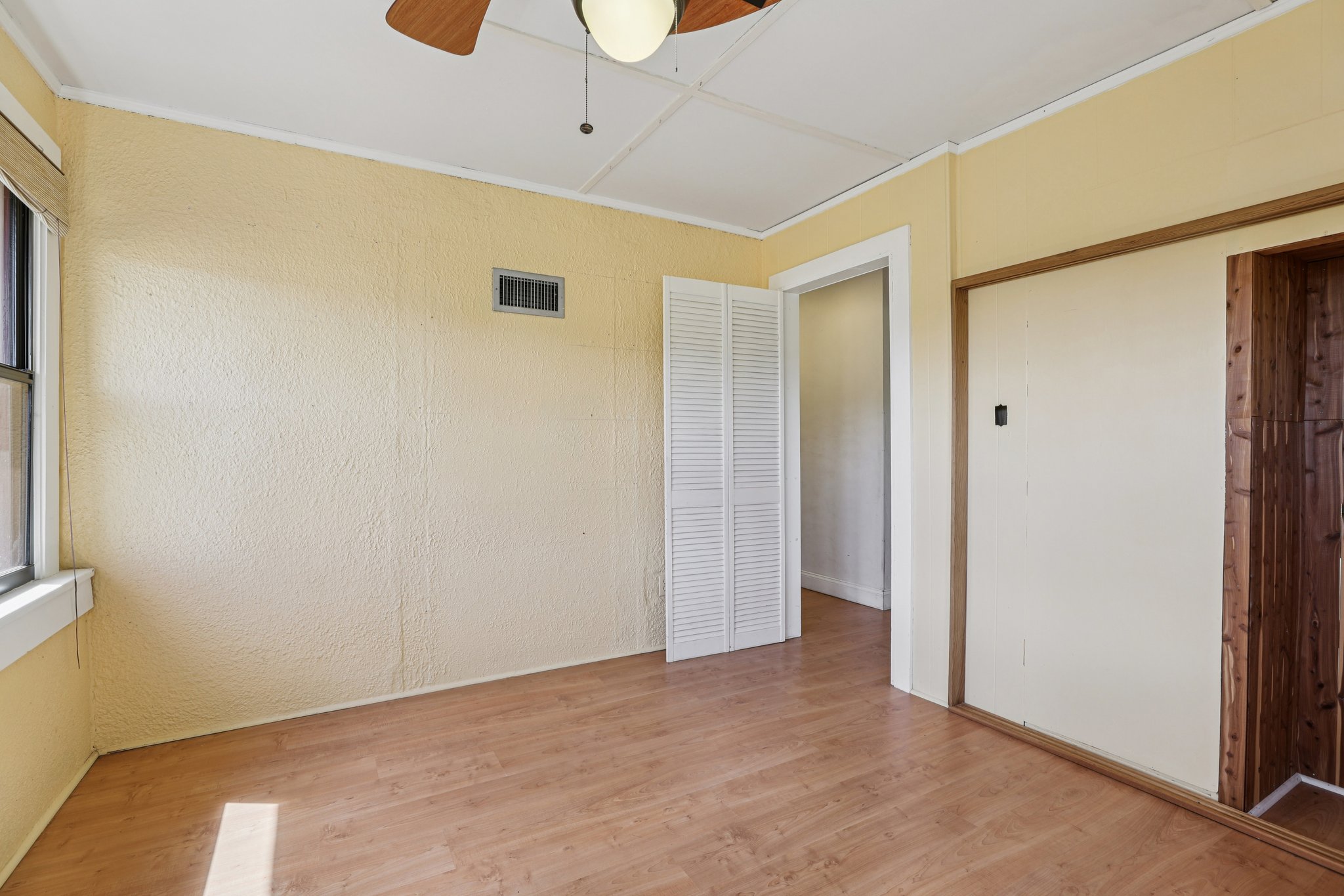 Sunnyside Dr-S0410-023.jpg