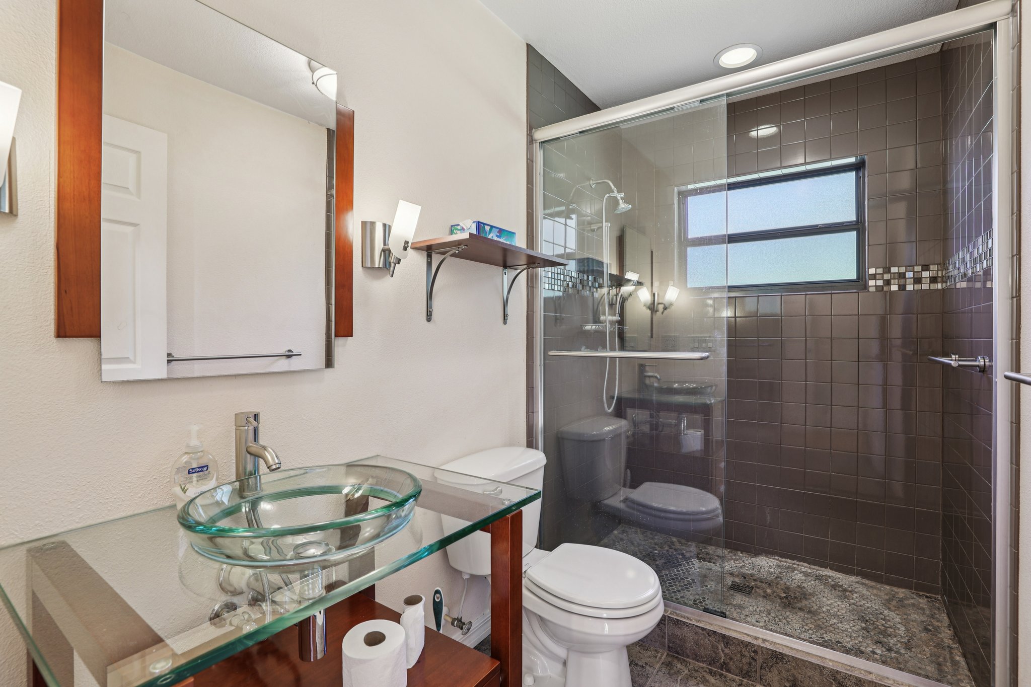 Sunnyside Dr-S0410-029.jpg
