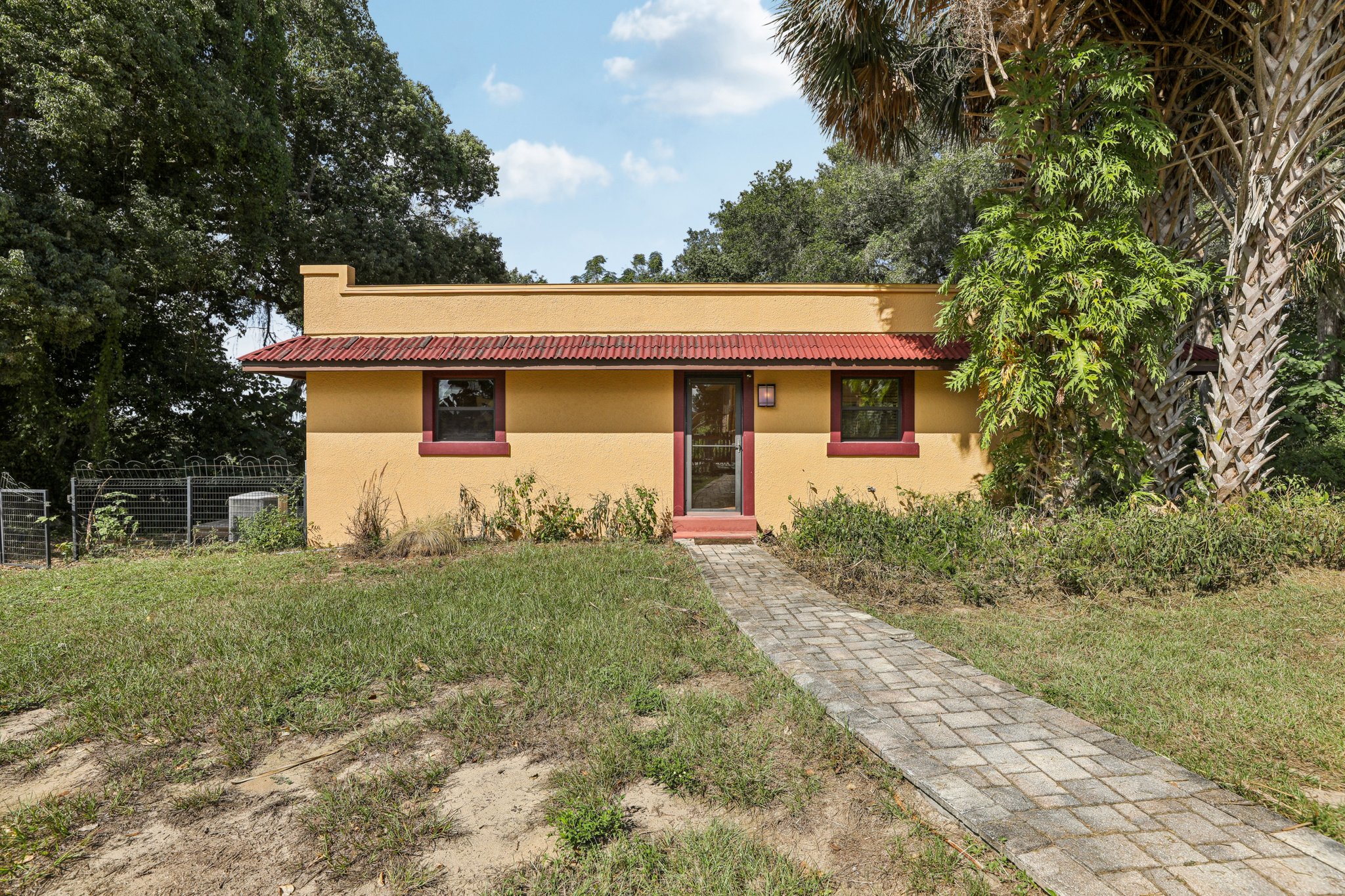 Sunnyside Dr-S0410-047.jpg