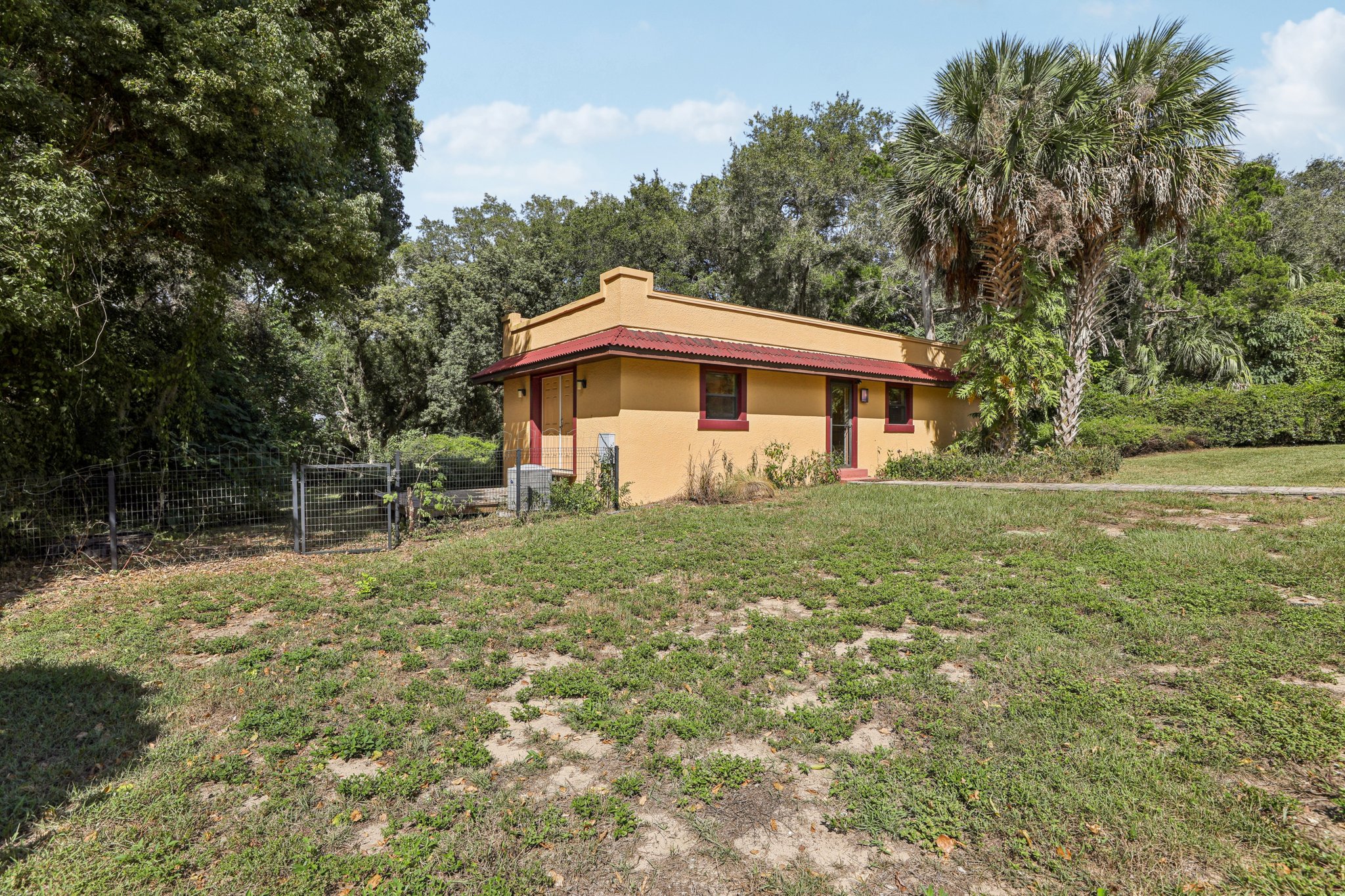 Sunnyside Dr-S0410-048.jpg