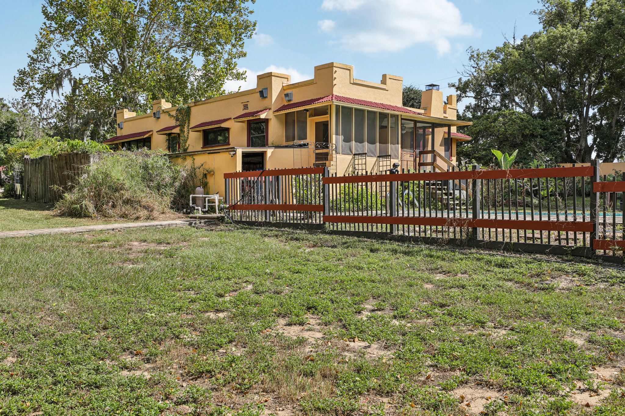 Sunnyside Dr-S0410-051.jpg