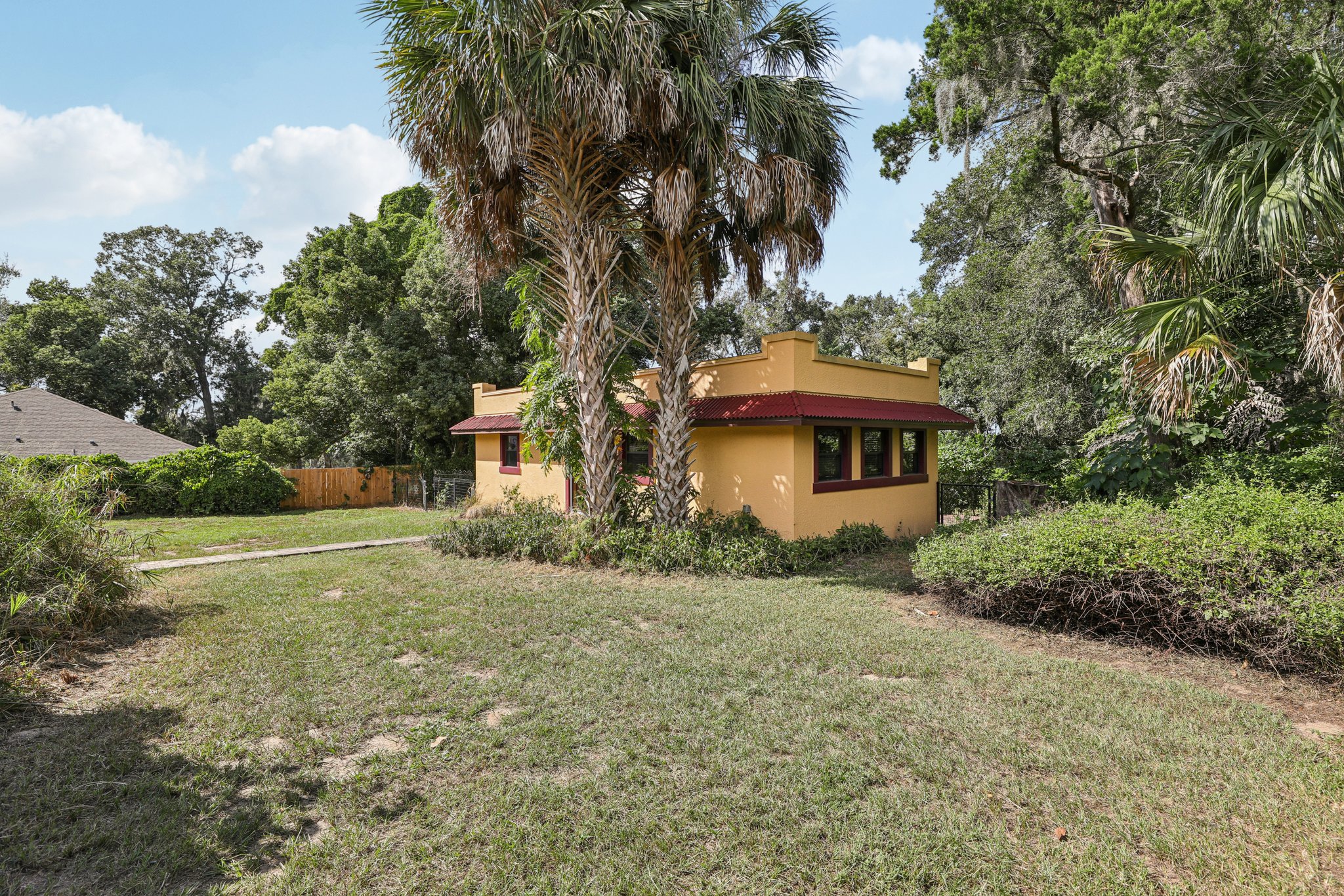 Sunnyside Dr-S0410-057.jpg
