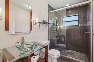 Sunnyside Dr-S0410-029.jpg