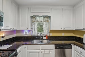 Stone Oak Dr-S1406-014.jpg