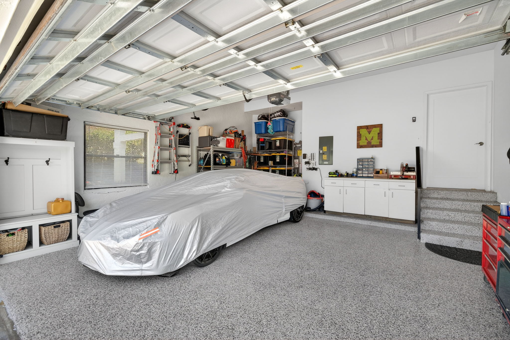 RS - Garage 1 of 2