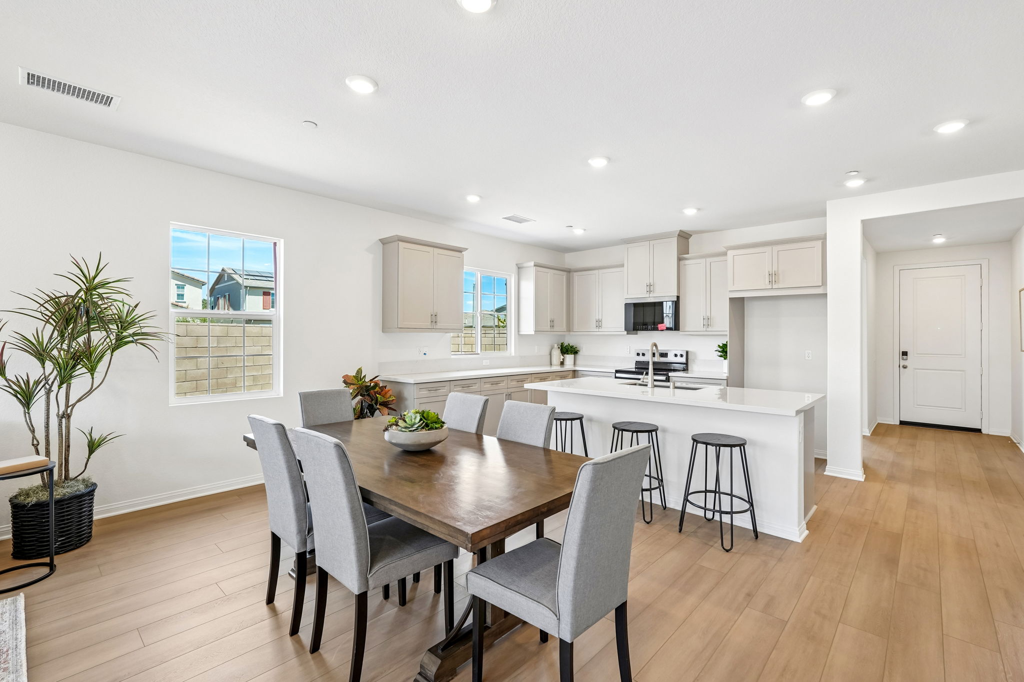 30839 Daisy Ln-S2208-008