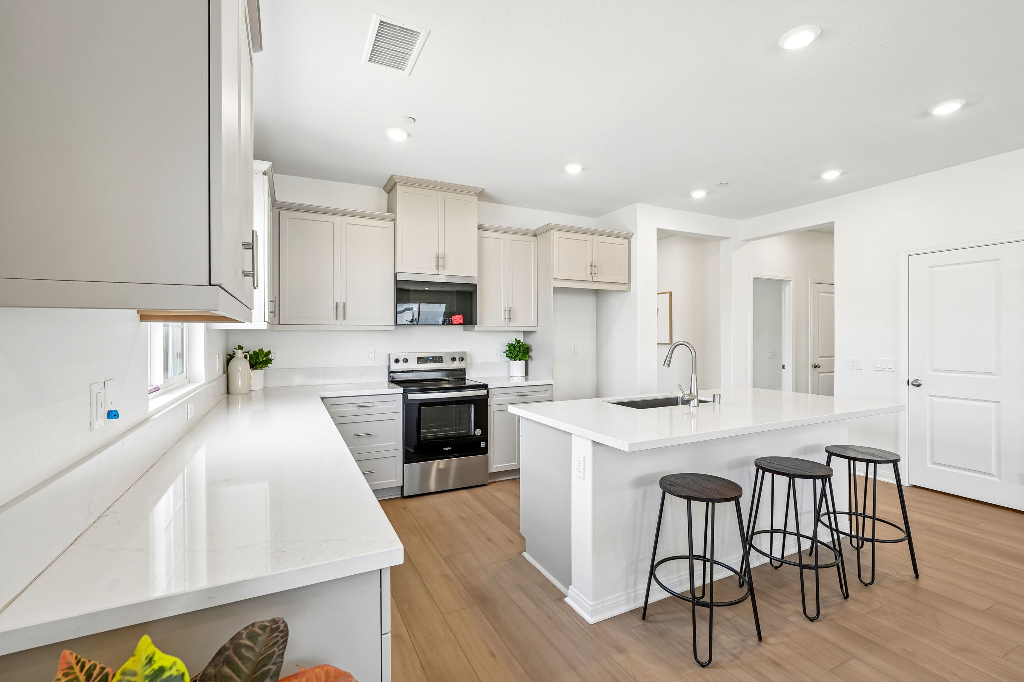 30839 Daisy Ln-S2208-011