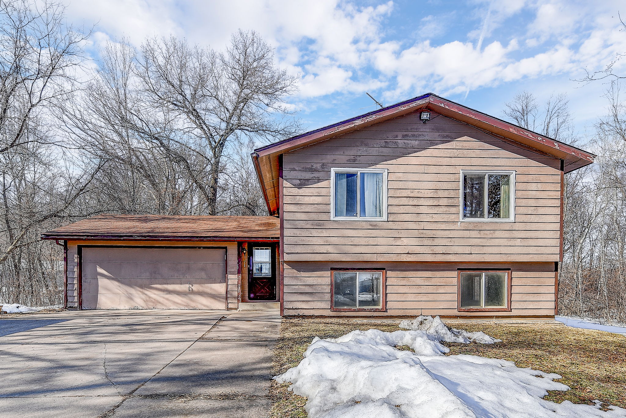  30850 Cedar Crest Trail NE, North Branch, MN 55056, US