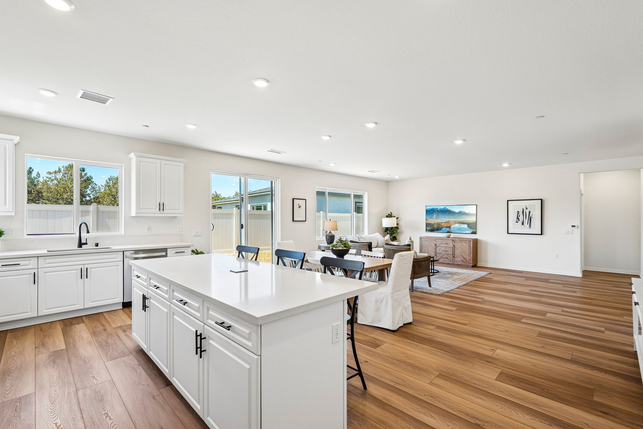 30851 Daisy Ln-S2208-008