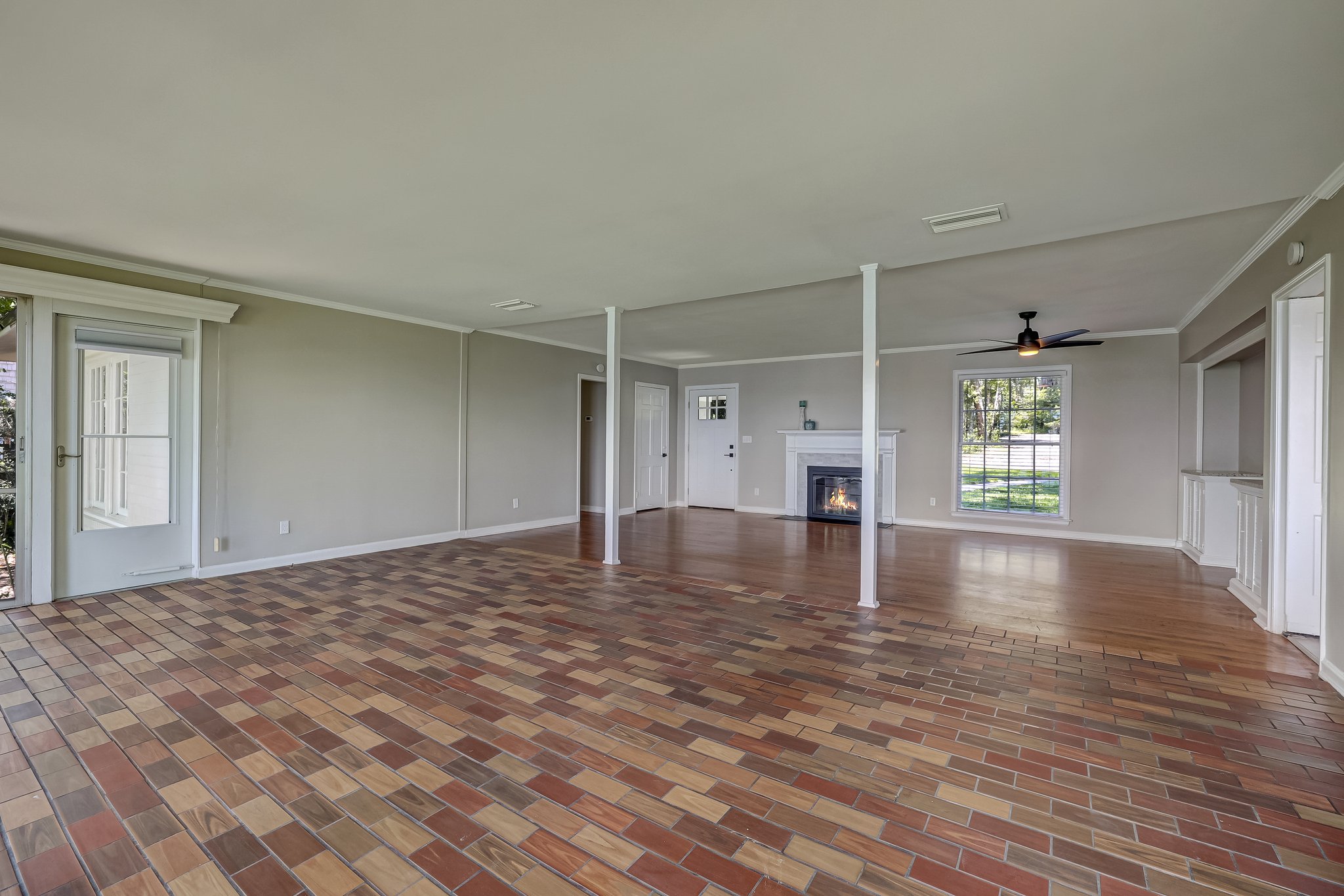 Screened-in Porch