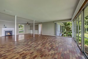 Screened-in Porch