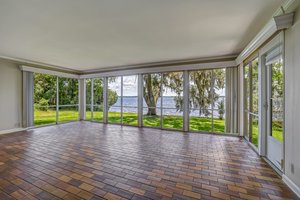 Screened-in Porch